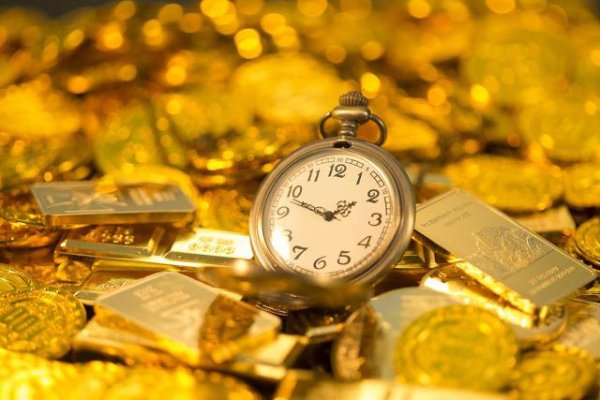 源顺网 黄金连创新高后回调 分析师仍看涨至3500美元