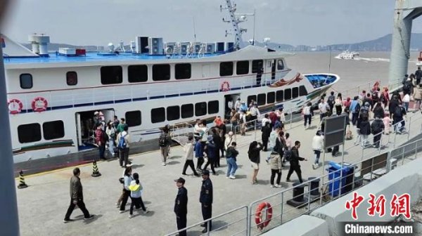 富灯网  “五一”假期浙江普陀山水上客运量预计达60万人次
